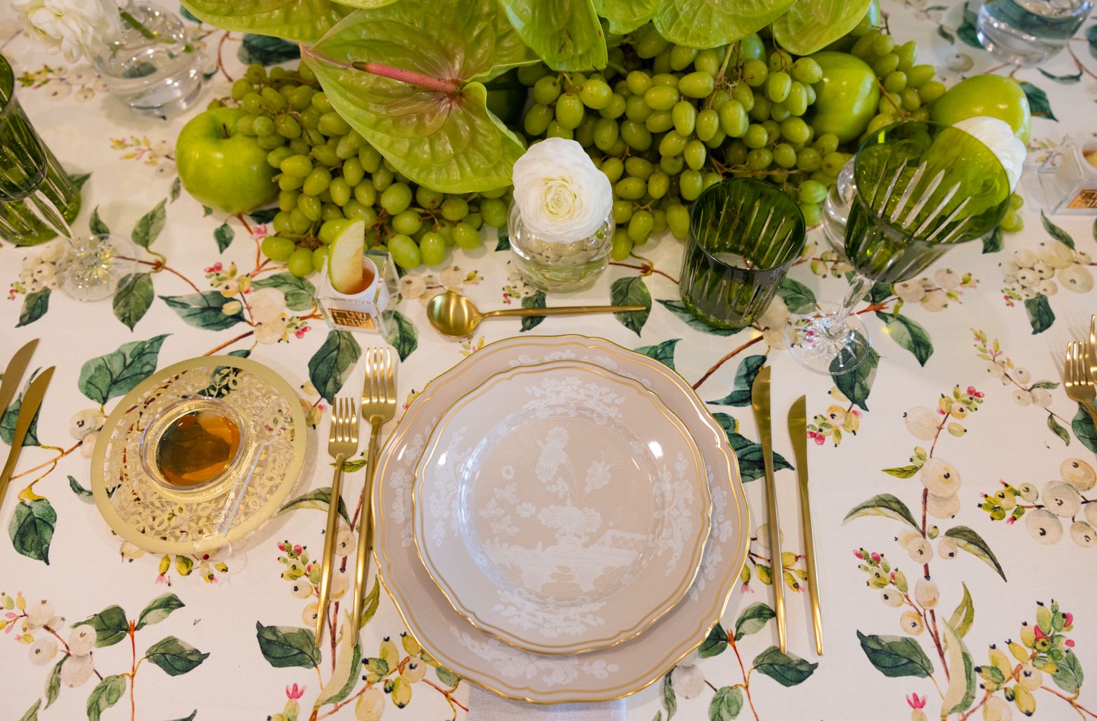 Green Grapes Table Setting RH