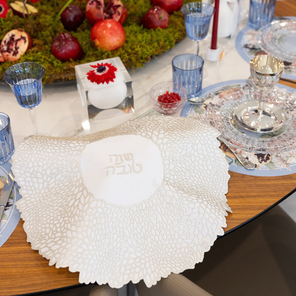 Blessing - Challah Cover Shana Tova Bloom Round Gold / White