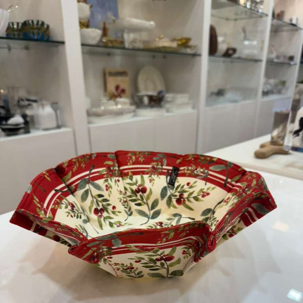 Christmas - N67 Bread Basket Red Berries