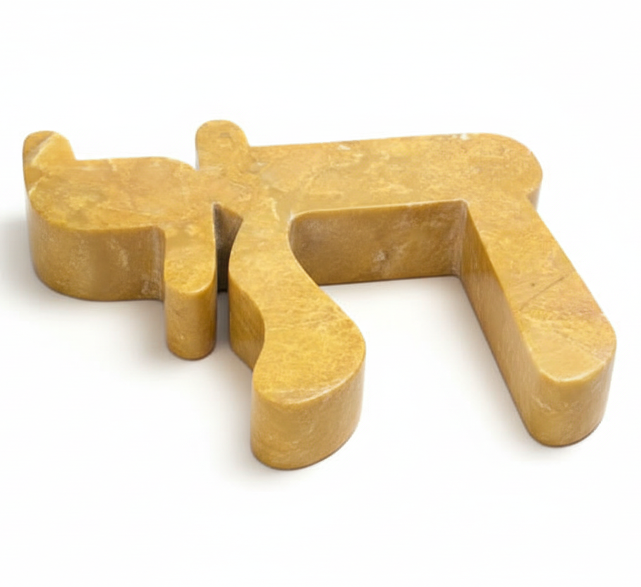 Chai Sculpture Yellow Jade fondo blanco