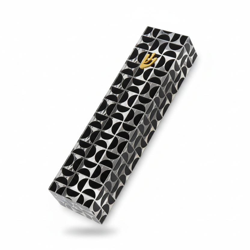 Mezuzah de acrílico MACJA con fondo blanco