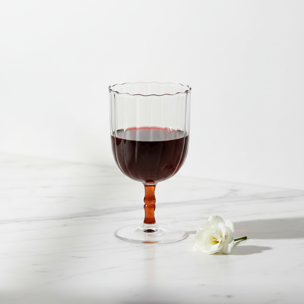 Rivoli Wine Goblet - Ambientada con Vino