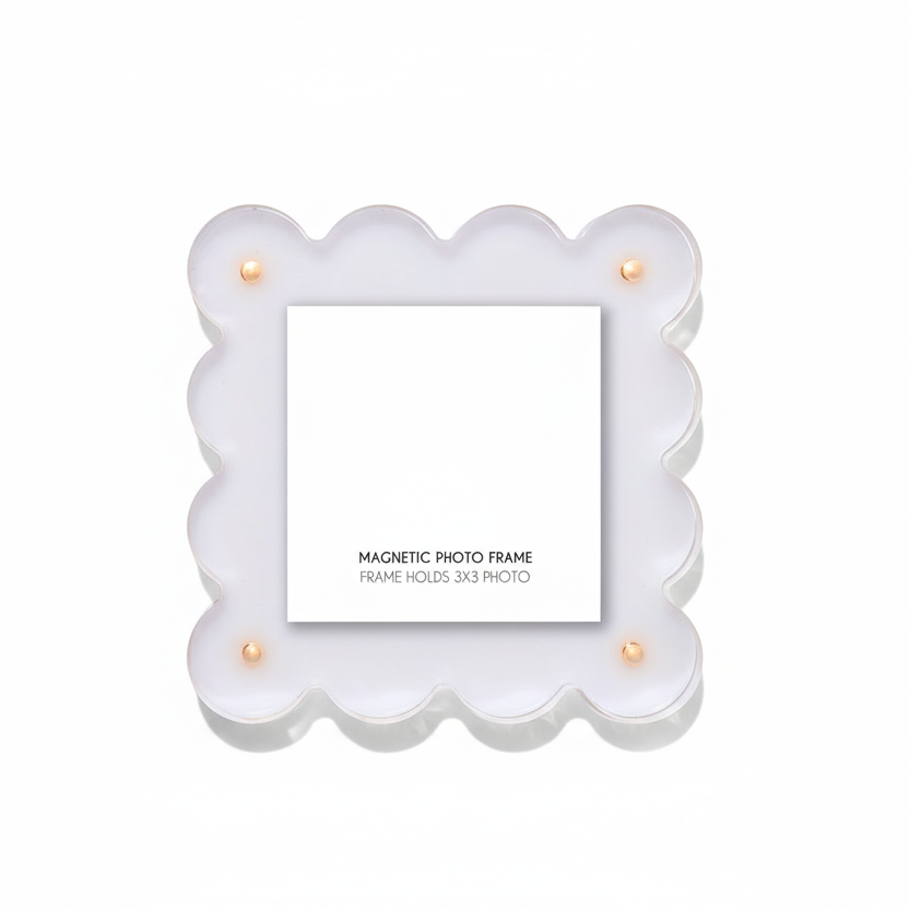 White Mini Acrylic Picture Frame con fondo blanco